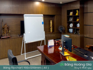Bảng Flipchart chân gấp viết bút lông, dễ di chuyển, phù hợp workshop