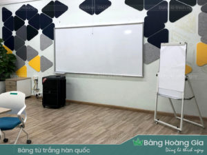 Bảng mica trắng viết bút lông khung nhôm, bề mặt dễ nhìn, chống lóa tốt