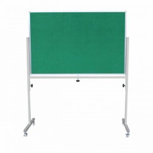 Học sinh tiểu học phải tập viết và luyện viết chữ thật đẹp không chỉ trên sách vở mà còn ở trên bản