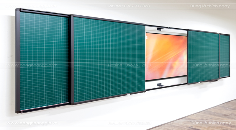 Bảng trượt 4 cánh Bảng Hoàng Gia khung nhôm đồng màu với ray trượt, sang trọng chắc chắn