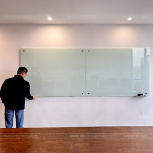 Bảng kính từ hít nam châm – viết bút dạ, hít nam châm mạnh