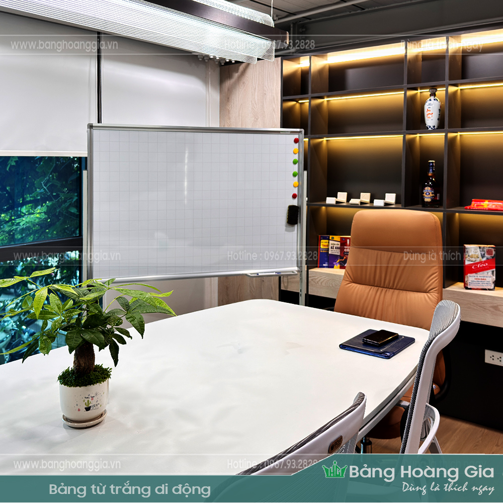 Bảng từ trắng di động 1 mặt cho phòng họp Bảng từ trắng di động 1 mặt có chân bánh xe cho phòng họp