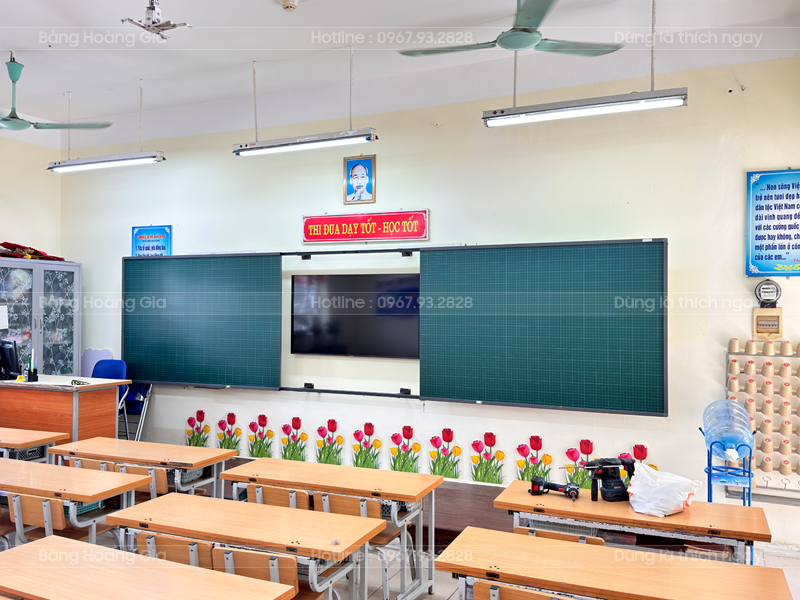 Bảng trượt ngang 2 cánh 1 lớp – Bảng Hoàng Gia Bảng trượt ngang 2 cánh 1 lớp – bề mặt viết liền mạch, thiết kế gọn đẹp