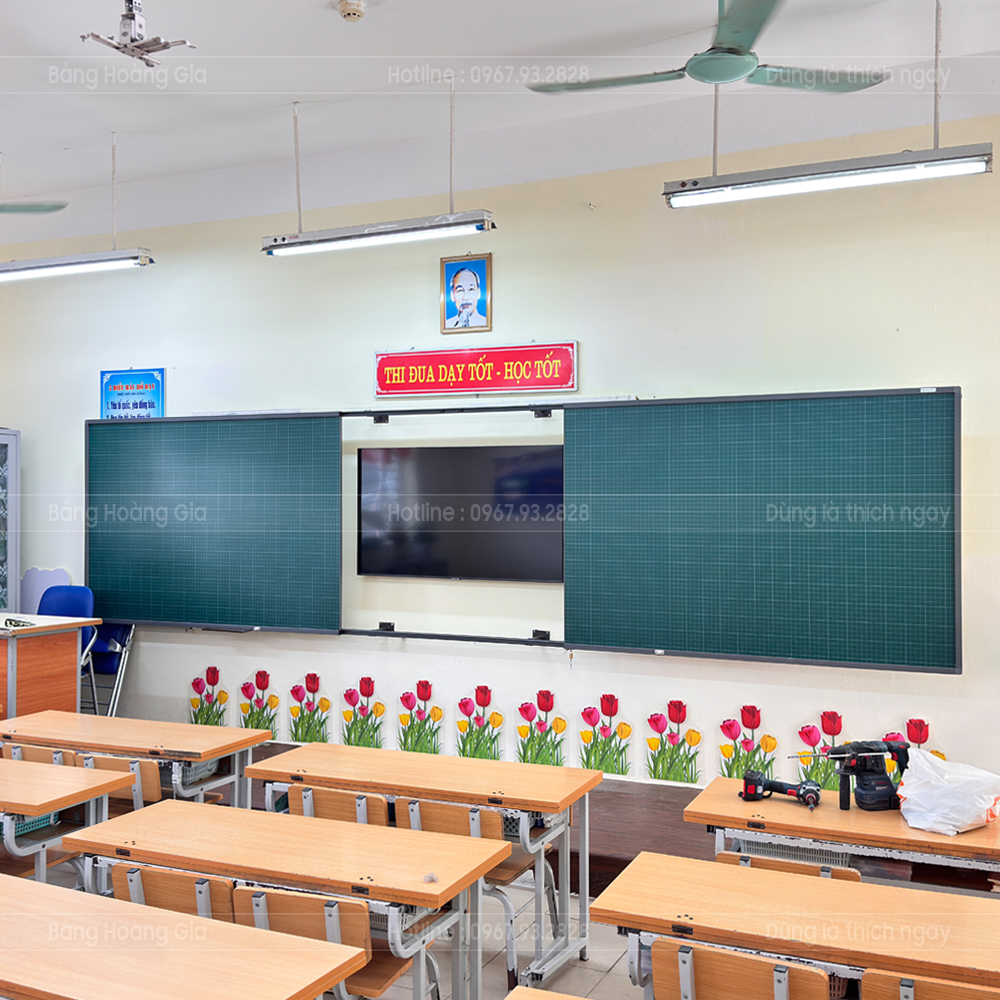 bảng trượt hai cánh Bảng trượt 2 cánh thông minh mở TV giữa